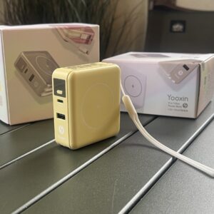 Yooxin 八合一MAX行動電源 鵝黃色