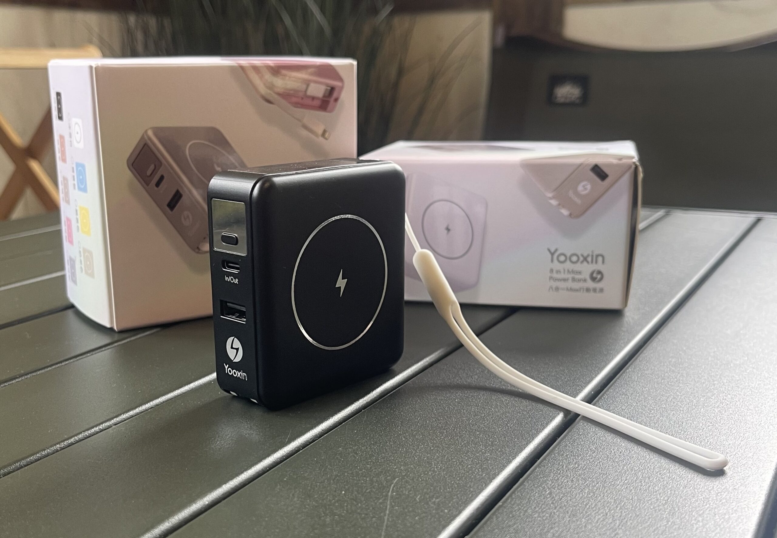 Yooxin 八合一MAX行動電源 極星黑